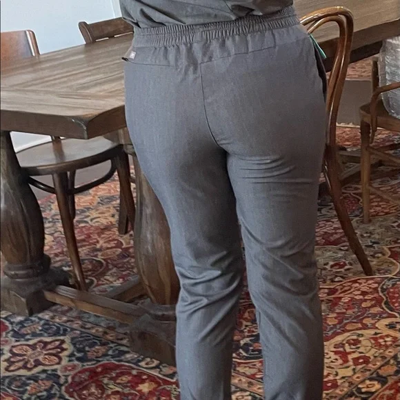 Figs gray size small euc.  Catarina top and jogger bottom - Picture 8 of 8